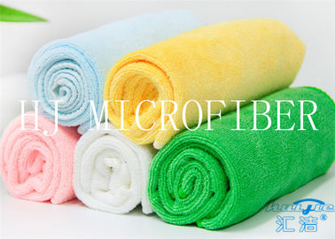 Προσαρμοσμένη χρώματος πετσέτα Mutifunctional πετσετών λουτρών Microfiber μεγέθους και πυκνότητας χρήσιμη για την εγχώρια χρησιμοποίηση